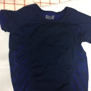 Athleta ruched short sleeve tee